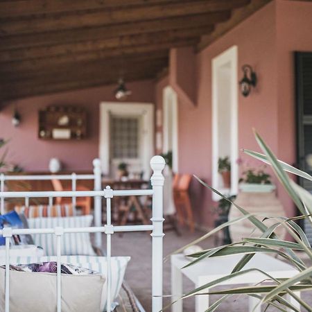 Birdsing Cottage Dassia  Ngoại thất bức ảnh