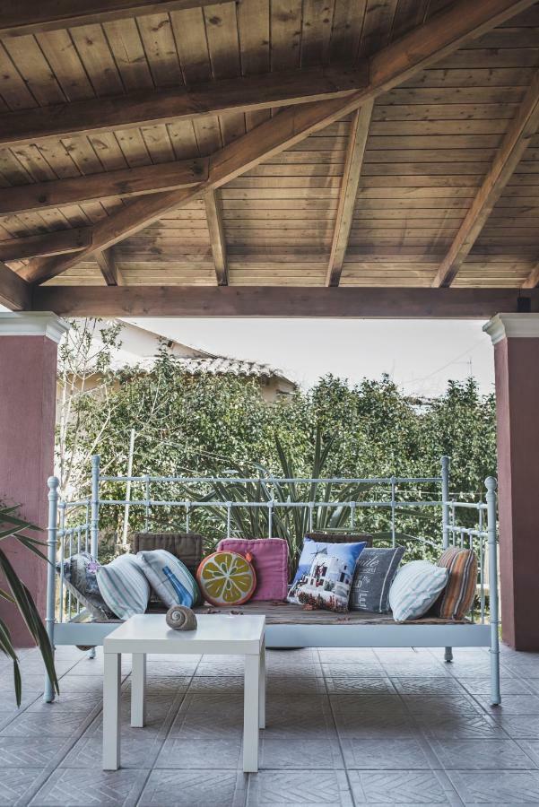 Birdsing Cottage Dassia  Ngoại thất bức ảnh