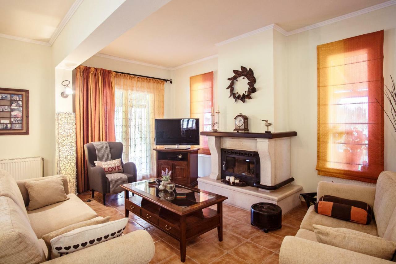 Birdsing Cottage Dassia  Ngoại thất bức ảnh