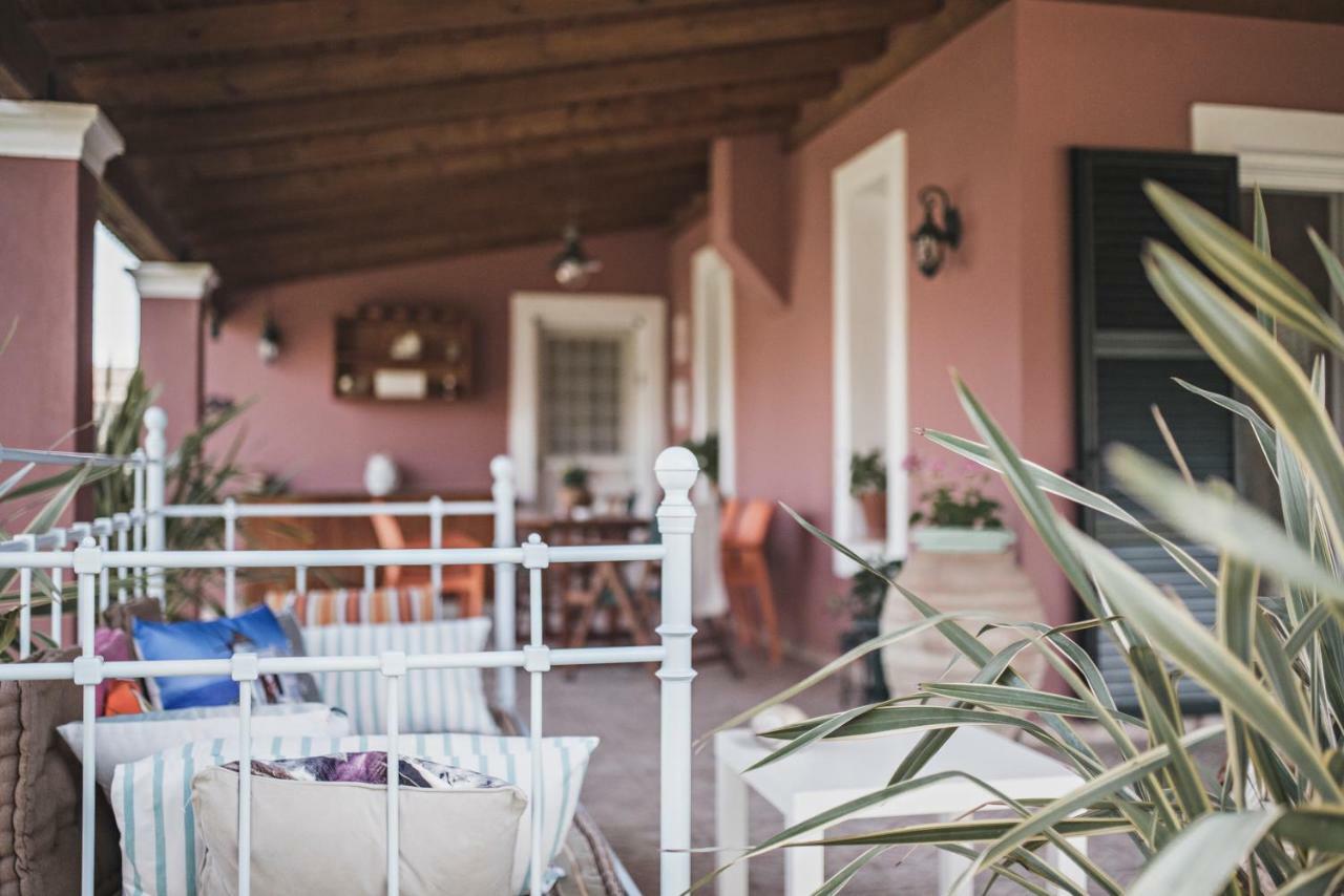 Birdsing Cottage Dassia  Ngoại thất bức ảnh