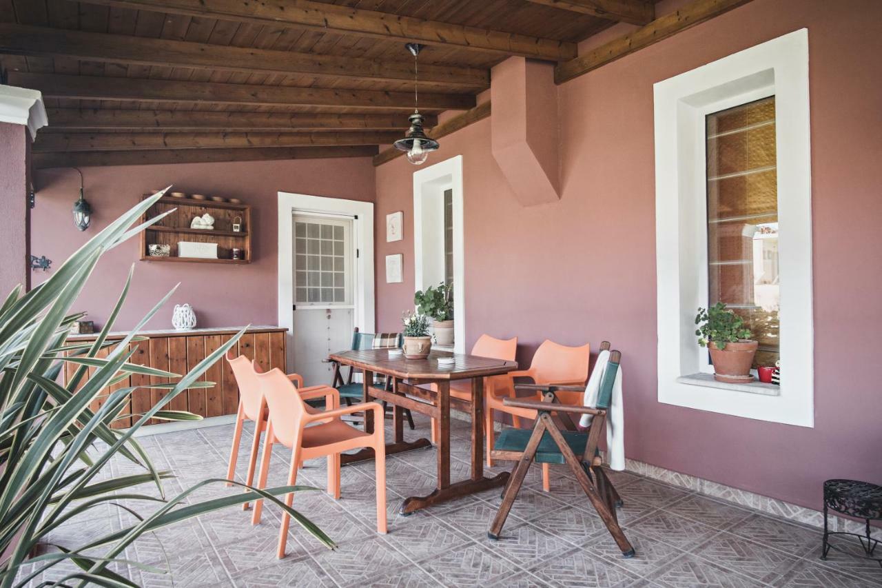 Birdsing Cottage Dassia  Ngoại thất bức ảnh